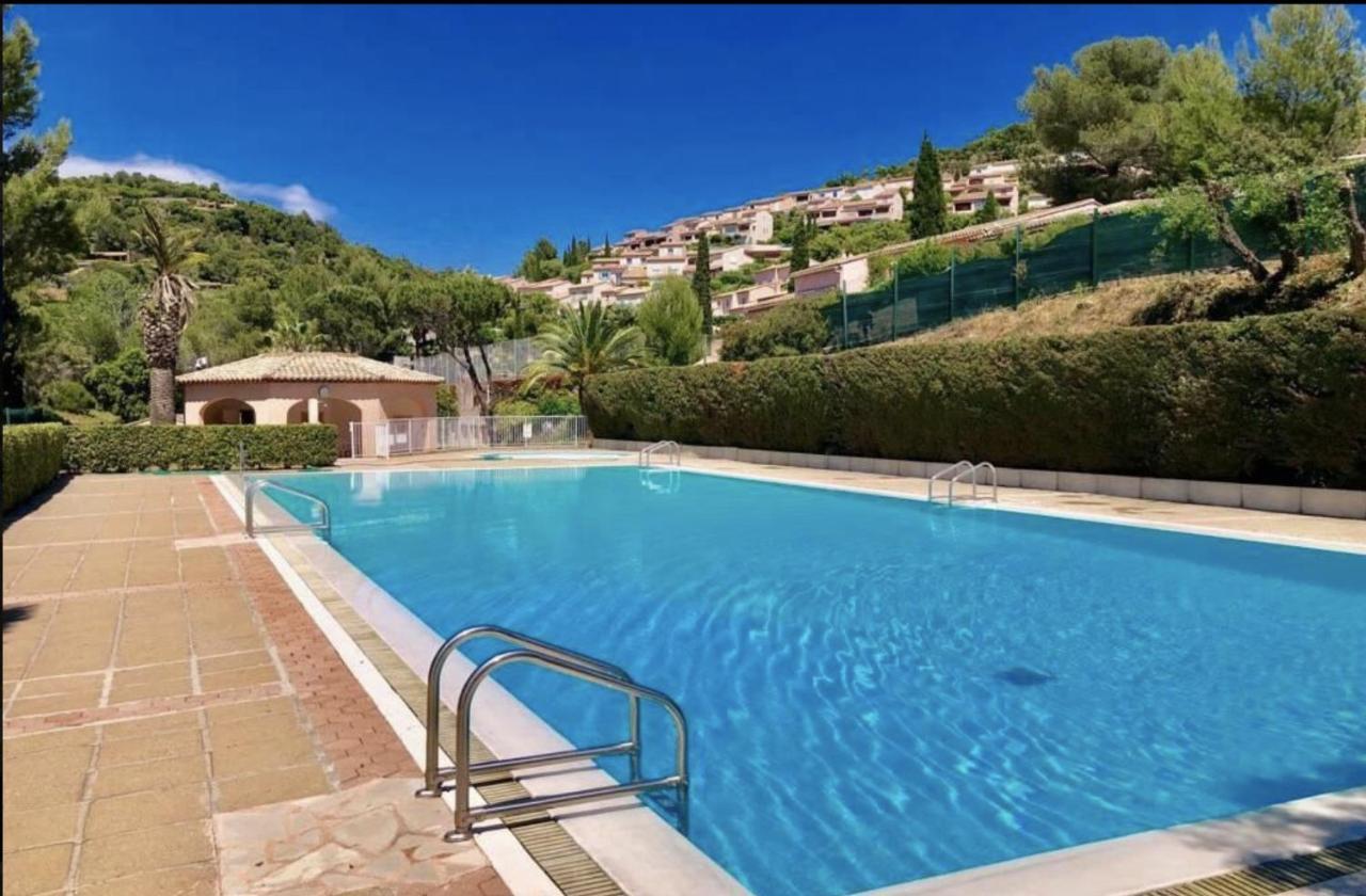 10 A 12 Pers Famille Amateurs Randonnee Boulouris Panorama Saint Raphael Tennis Piscine Partage Dış mekan fotoğraf